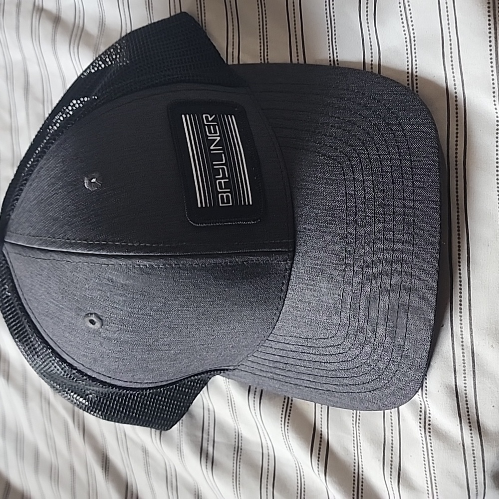 Bayliner snapback